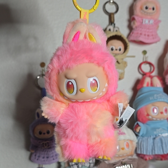 LABUBU The Monsters Big Into Energy - Loyalty - Picture 4 of 5